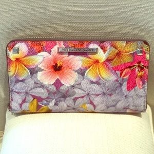Rebecca Minkoff zip wallet! Brand New!